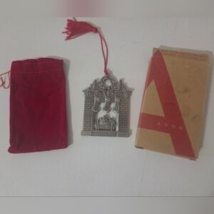 2009 Avon collectible pewter Christmas ornament